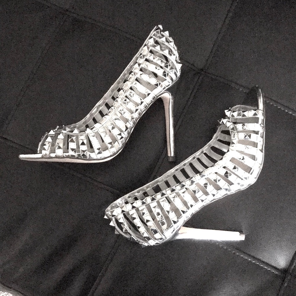 NWB! Vigo Fiore Silver Heels Size 7.5 and 8